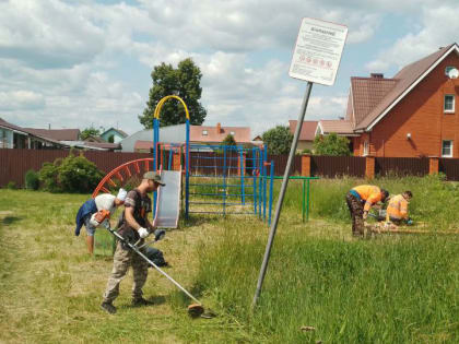 В Рузском округе окашивают общественные территории