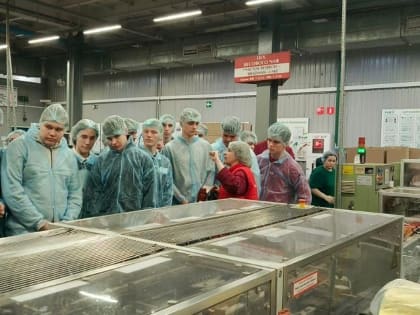 Секреты производства чая и чайных пакетиков открыли щелковским студентам