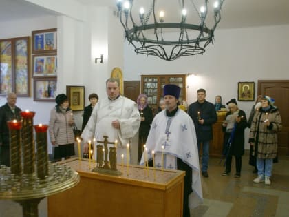 Панихида по жертвам политических репрессий в Долгопрудном