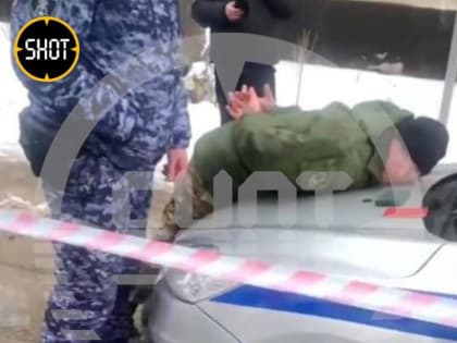 Мужчина в камуфляже с гранатой угрожал взорвать военкомат в Подмосковье