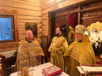 Воскресное богослужение в Медвежьих Озерах