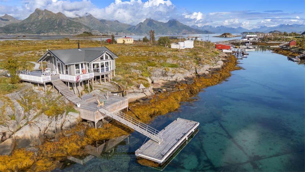 Risvær, Årsteinøyan 80