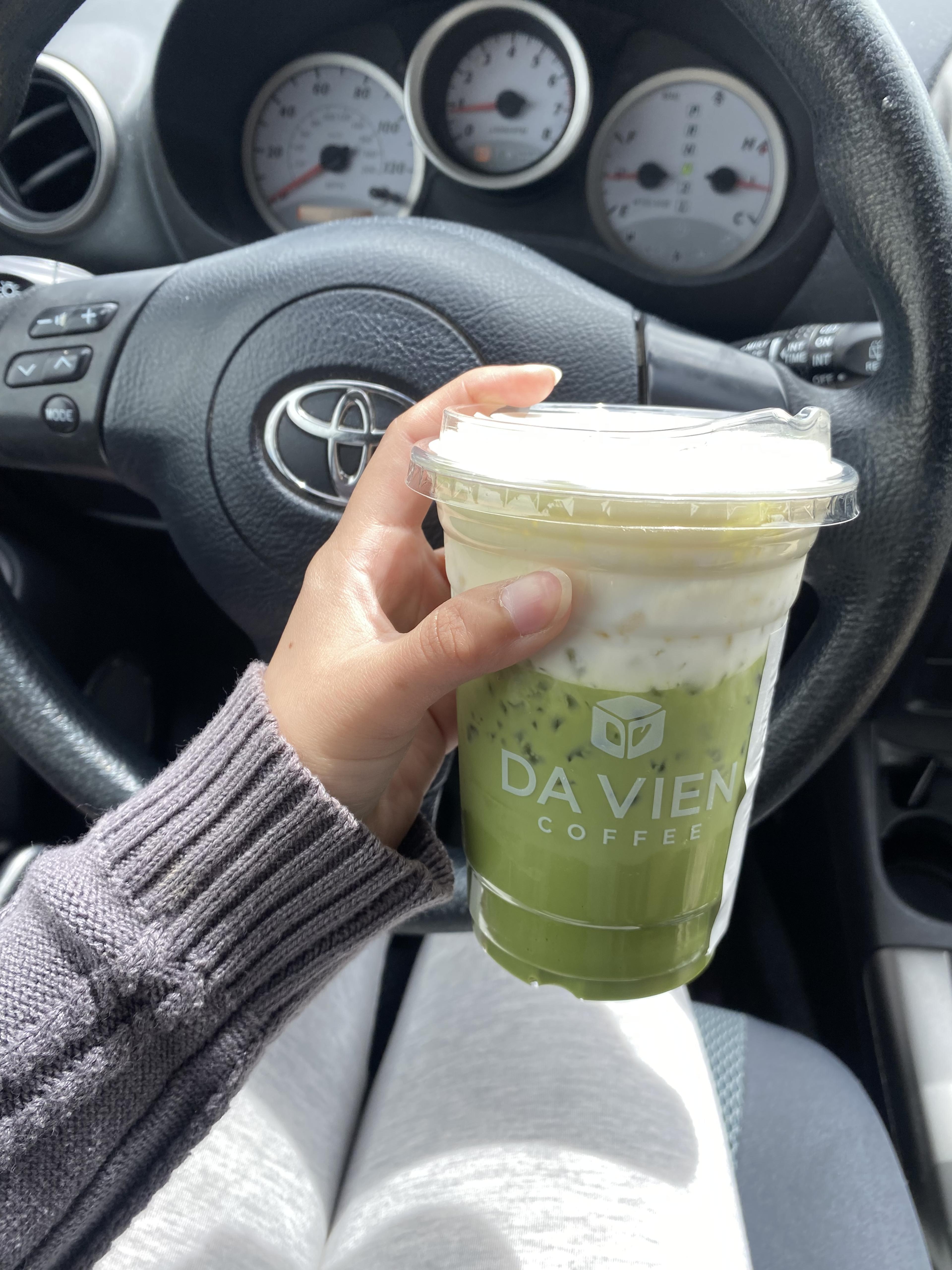 Einspanner Matcha Latte