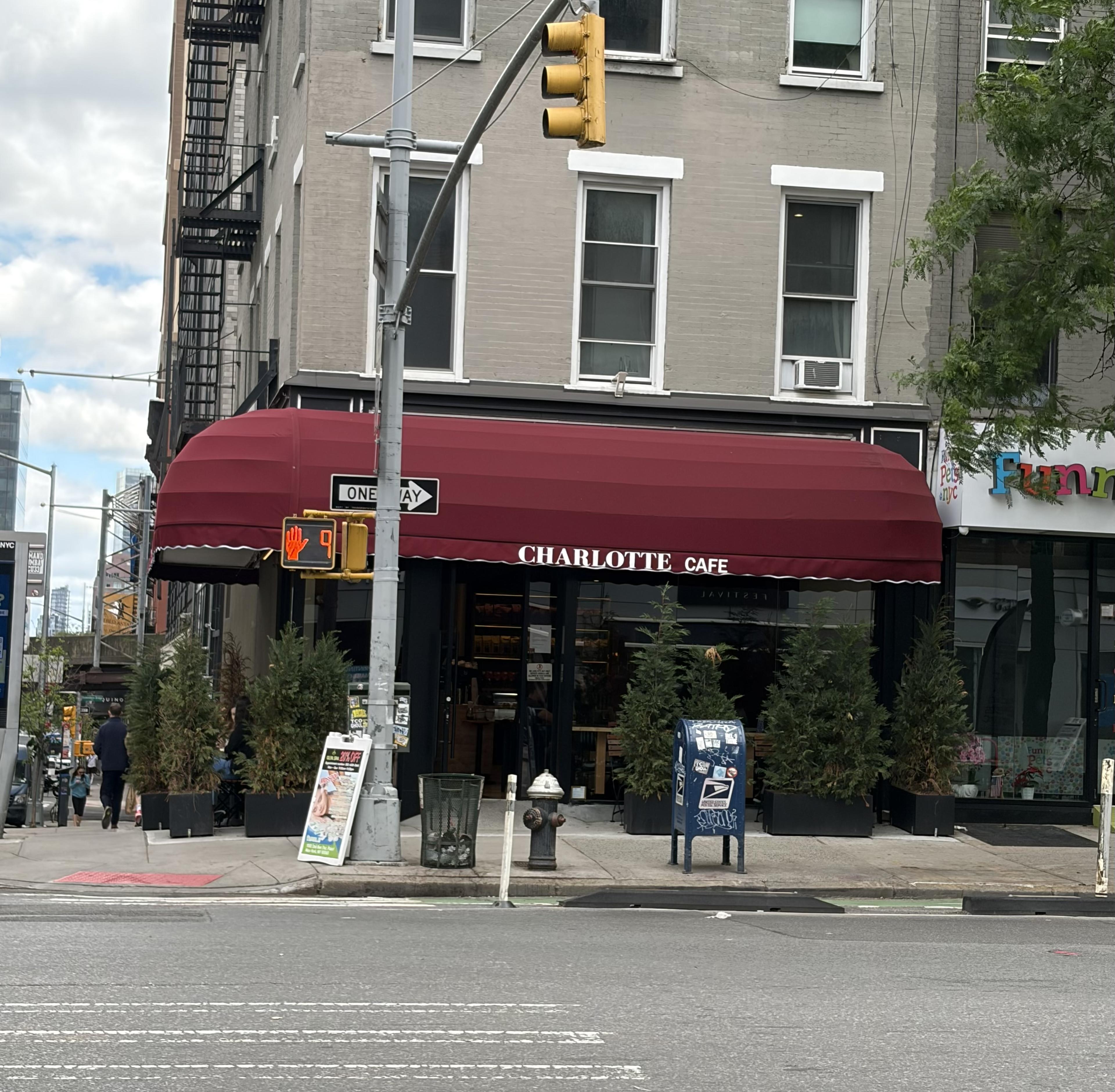 Charlotte Cafe