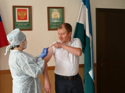 Сотрудники Администрации Советского района присоединились к вакцинации от гриппа