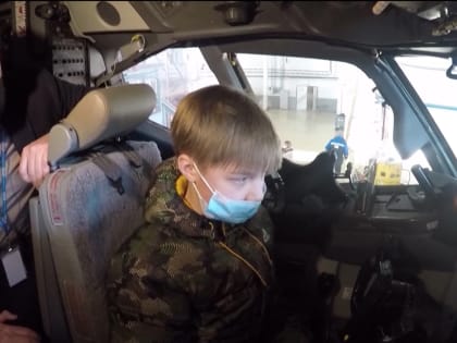 12-летний уфимец Елисей Наумов побывал в кабине настоящего авиалайнера