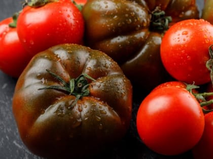 Перцы и помидоры будут плодоносить на&nbsp;2 недели раньше: просто положите в&nbsp;лунку это