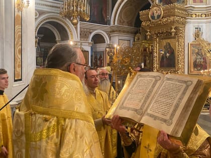 Служение митр.НИКОНА накануне Недели 17-й по Пятидесятнице