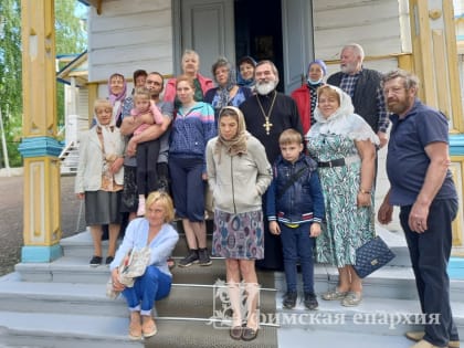 Беженцы из Мариуполя совершили паломническую поездку в Крестовоздвиженский храм г. Уфы