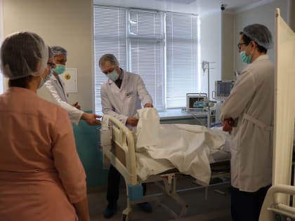 В Уфе изувеченного топором 12-летнего мальчика осмотрел министр здравоохранения