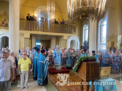 Еп.НИКОЛАЙ возглавил Всенощное бдение накануне праздника Смоленской Бугабашской иконы Божией Матери