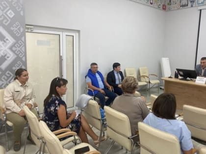 Депутат Горсовета Адель Измайлов провел прием граждан в Деме