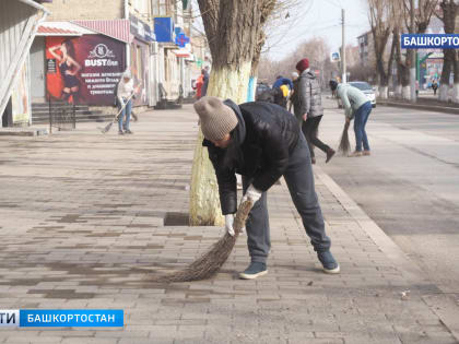 Более ста тысяч человек вышли на весенний субботник в Башкирии