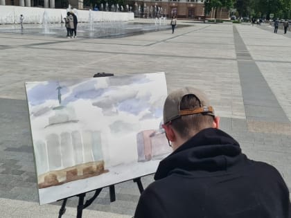 Радий Хабиров полюбовался пленэром на Советской площади в Уфе