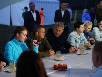 В Бурзянском районе Глава республики пообщался с активом движения детей и молодежи «Движение первых»