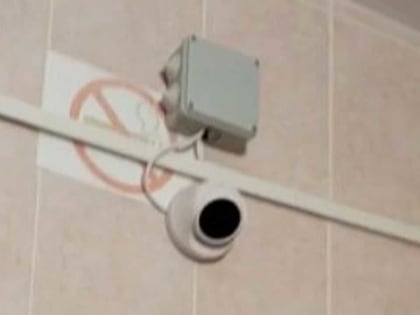 В одном из школьных туалетов Уфы установили муляжи камер видеонаблюдения
