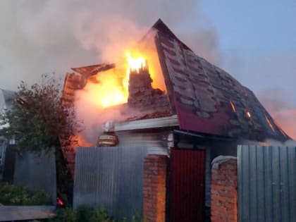 В Башкирии пожар в частном доме тушили 42 спасателя