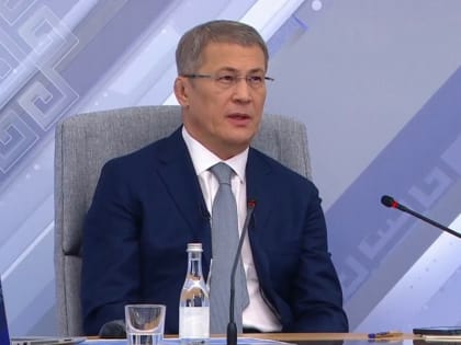 Школьница попросила Радия Хабирова о новом спортзале: Прямая линия