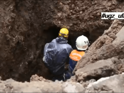 В Уфе на рабочего обвалилась стенка шестиметровой траншеи