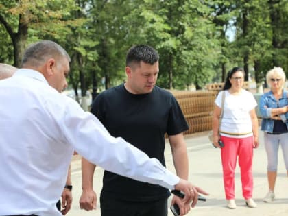 Тротуары одеваются в гранит