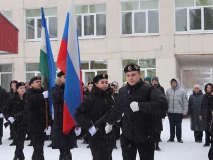 В Калининском районе проходят торжественные митинги