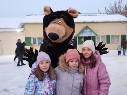 В Ленинском районе Уфы торжественно открыли еще один ледовый городок