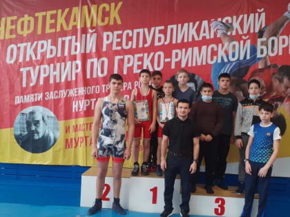 Наши маленькие борцы любого уложат на лопатки!