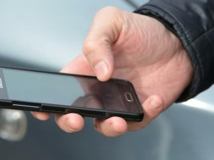 Мошенники в Башкирии обманом выманили у двух пенсионеров 400 тысяч рублей