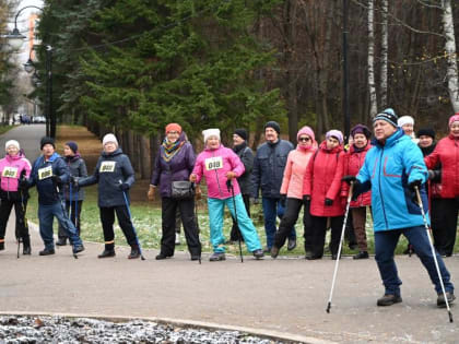 Быстрые башмачки: в Парке лесоводов Башкирии прошли соревнования по скандинавской ходьбе