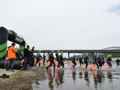 Плавали, знаем: на реке Белой в Уфе прошел массовый заплыв