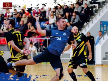 Гандболисты уфимского «Акбузата» в драматичной борьбе уступили в Саратове