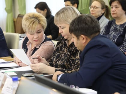 Состоялось заседание Комитета по образованию, культуре, молодежной политике и спорту