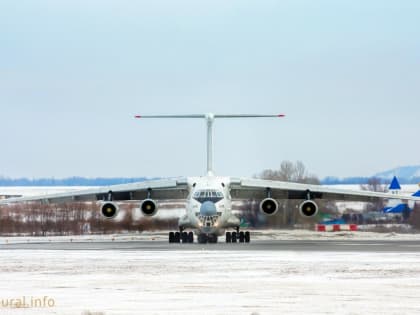 Самолет из Уфы не смог штатно приземлиться в Новом Уренгое