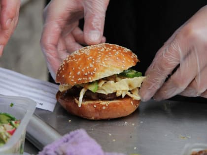 В Уфе курьеру готовы платить 57 тысяч рублей