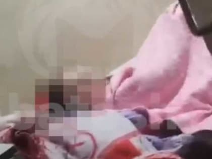 В Уфе женщина угрожала убить себя и дочь, если им не дадут поспать (ВИДЕО)