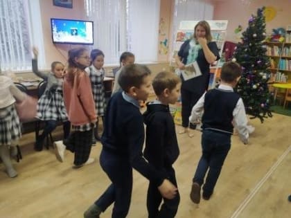 Интеллектуальная игра «Новогодние огни приглашают в сказку»