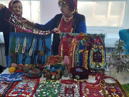 В Верхнеяркеево открылась молодежная творческая этностудия народных ремесел «Возрождение наследия»