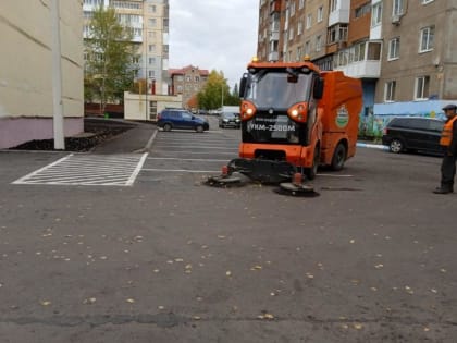 Коммунальные службы Ленинского района продолжают благоустройство улиц Ленинского района