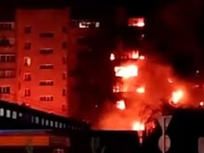 Два человека погибли и 15 пострадали при падении самолета в Ейске - МЧС России