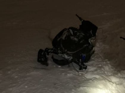 В Чистополе на Каме двое мужчин перевернулись на снегоходе