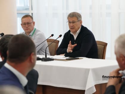 Радий Хабиров участвует в зональном семинаре глав сельсоветов в башкирском Давлеканово