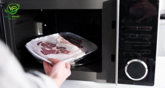 Is It Safe To Defrost Meat In A Ziploc Bag In The Microwave?