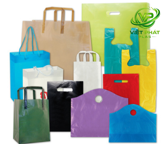 Identifying high quality plastic bags by surface finish and thickness consistency