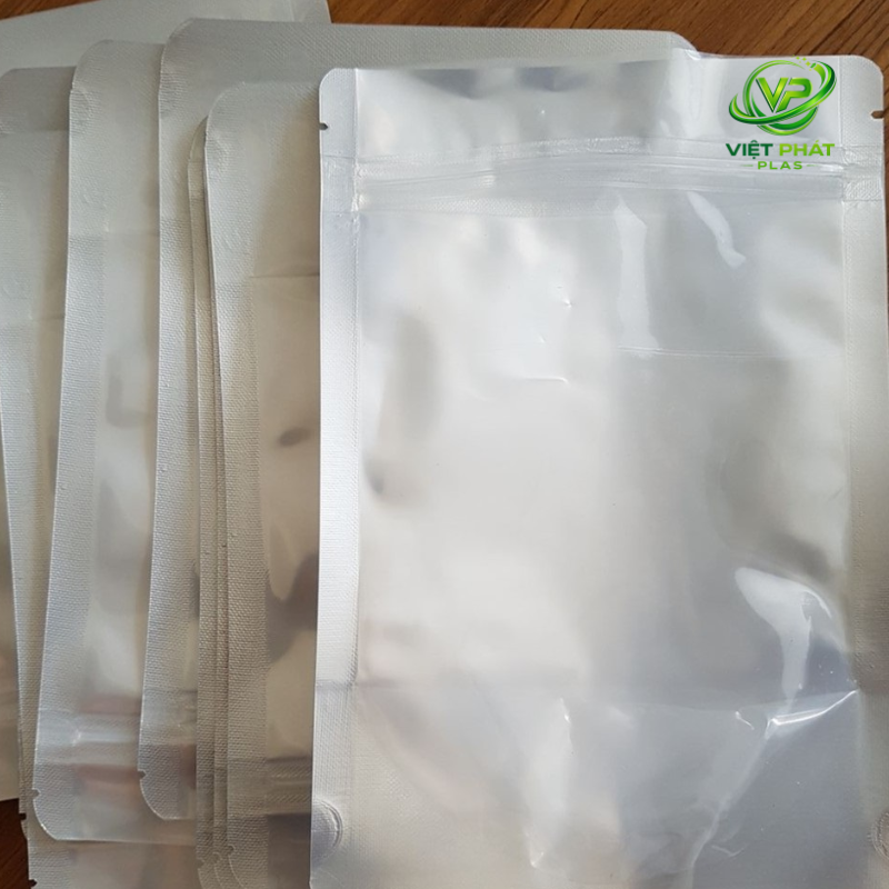 Affordable food zip bags from VietPhatPlas maintain strong sealing, durability, and certified food-grade safety.