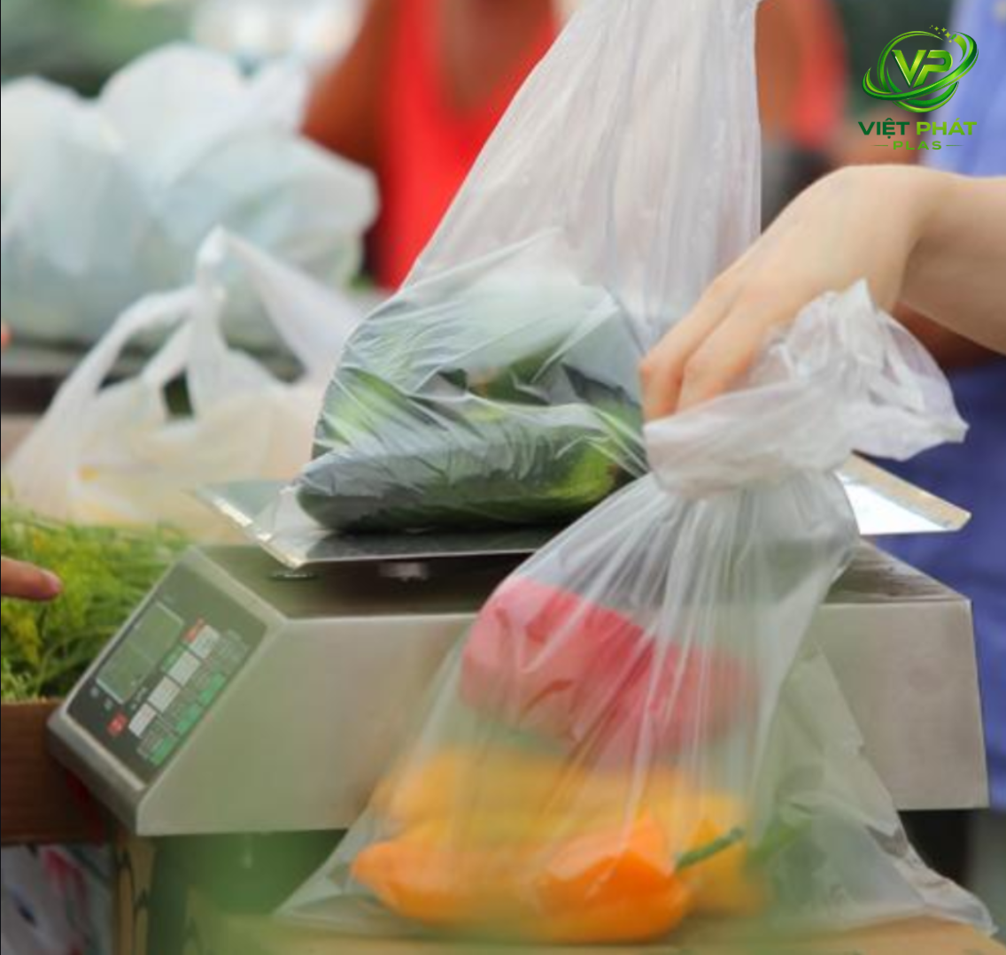 Produce bags on a roll are widely used in supermarkets and grocery stores