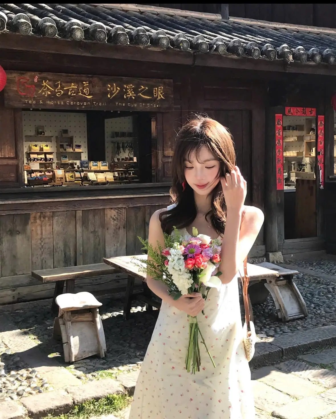 Sa Khê Cổ Trấn lên hình rất có chất điện ảnh: cập nhật lịch Vân Nam cho các cung Đại Lý - Lệ Giang và Shangrila cuối tháng 4 - ảnh 1