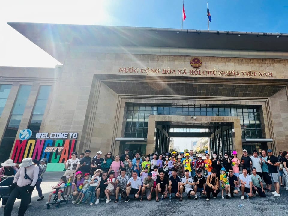 Đông Hưng 3 Ngày 2 Đêm - 1