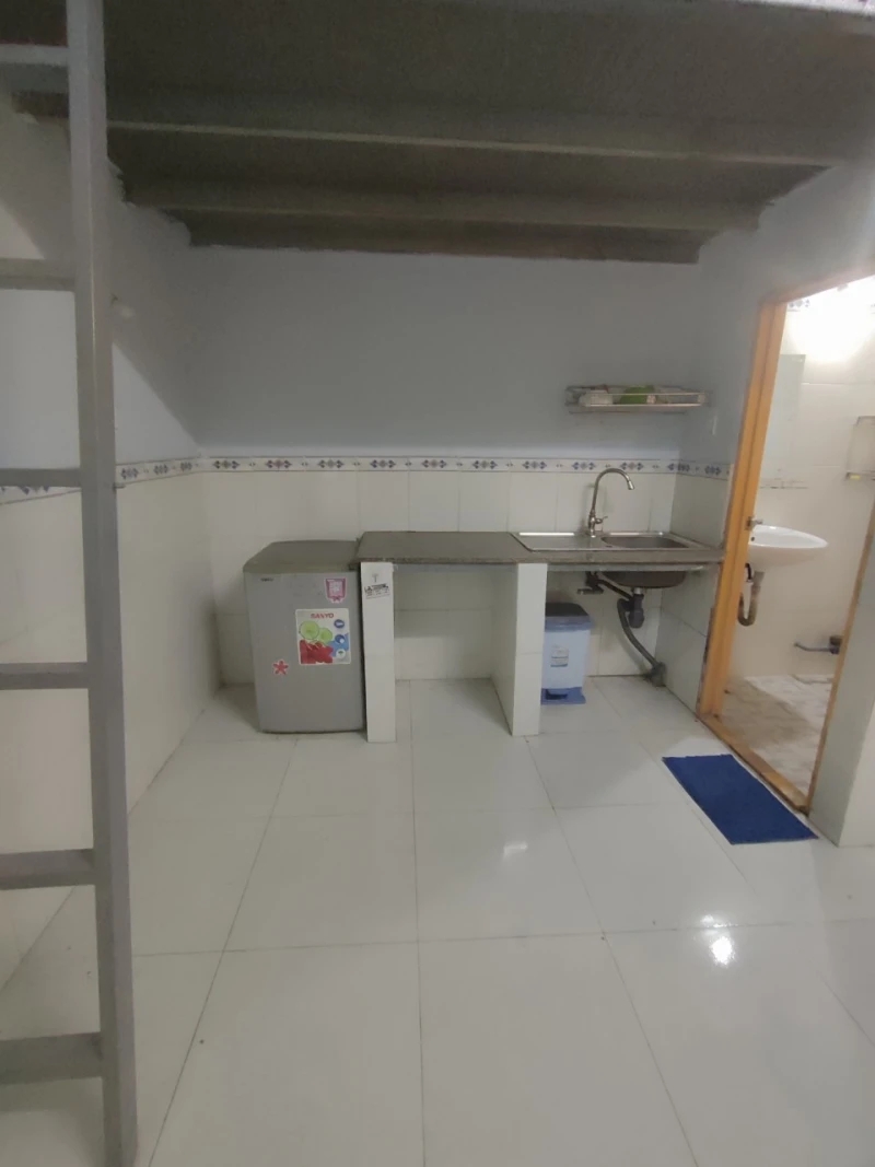 Cho thuê phòng trọ có máy lạnh, cửa sổ, WC riêng tại 92/156 Xô Viết Nghệ Tĩnh - 1