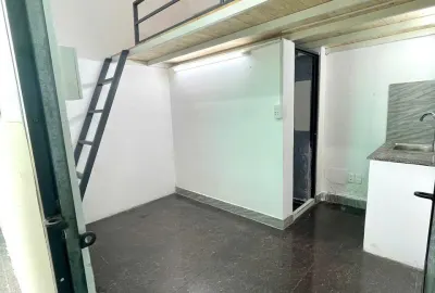 TRỐNG SẴN P303 - Thang máy