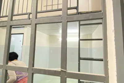 4tr5 gác cao 2m2 nội thất cơ bản rộng 35m2 + 2 cửa sổ đón nắng xe hơi đậu trước cửa đi bộ qua Đại Họ